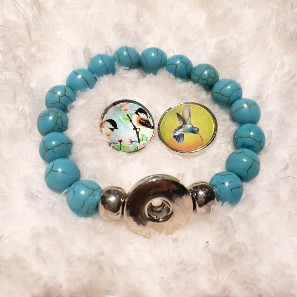 Hummingbird snap jewelry bracelet.